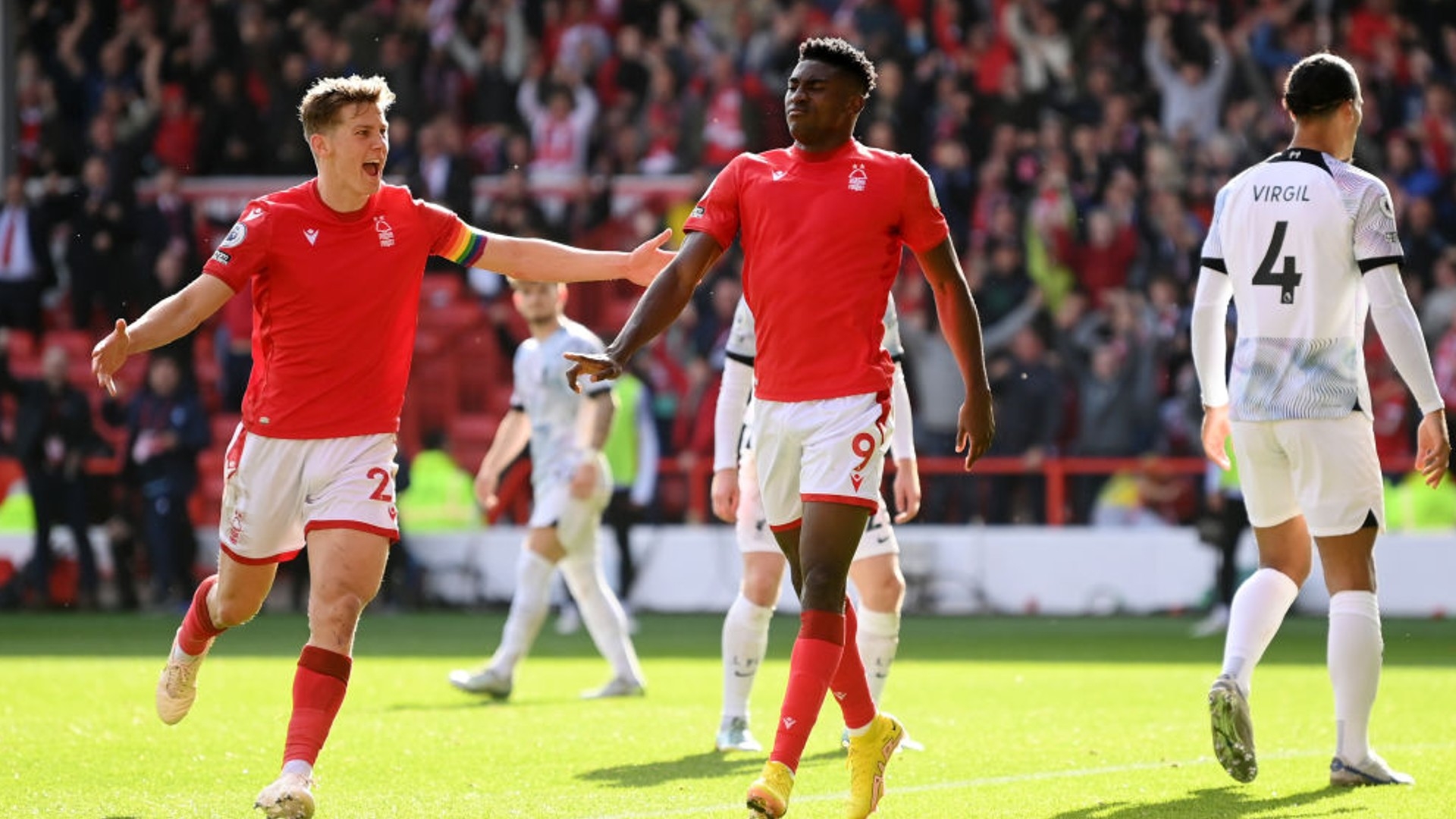 相互呼应 相互呼应